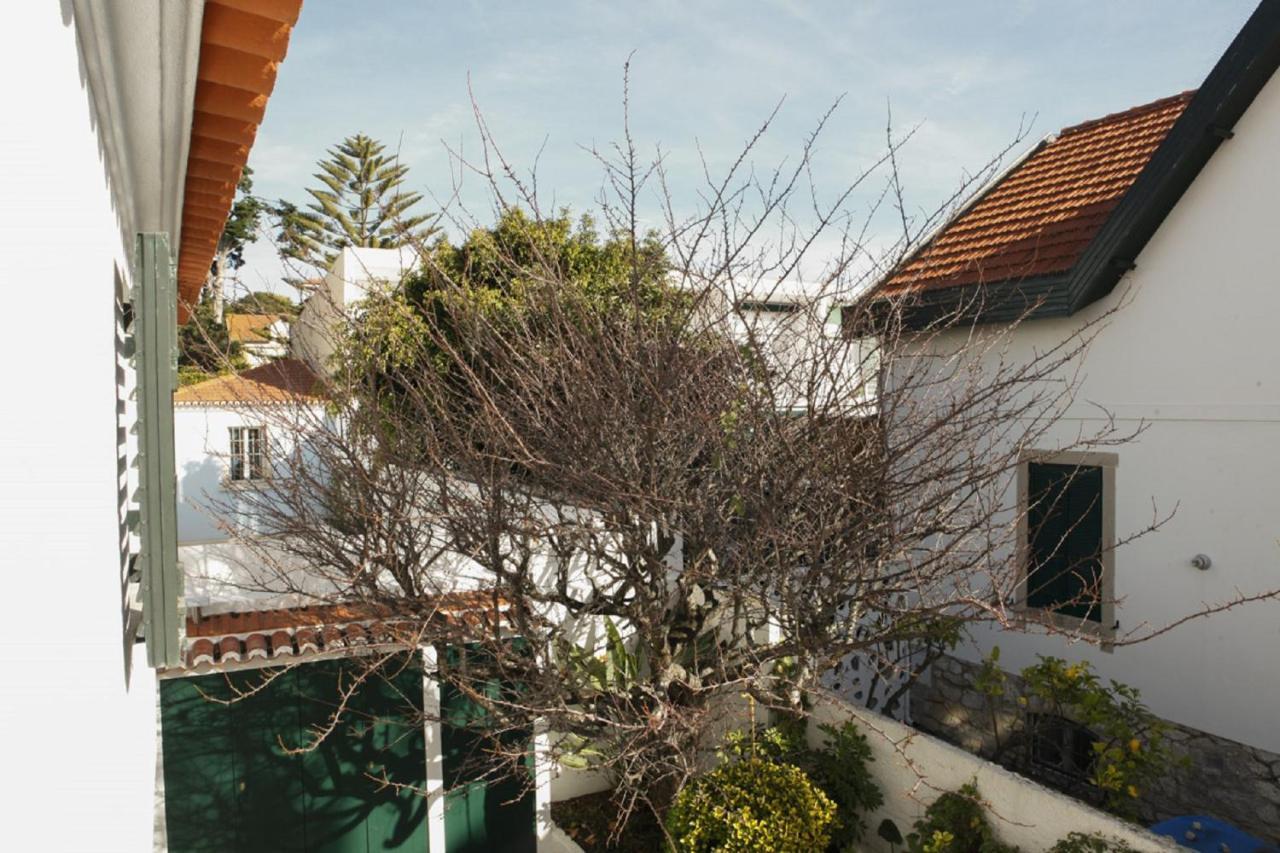 Cushy Apartment With Garden In Estoril Exterior foto
